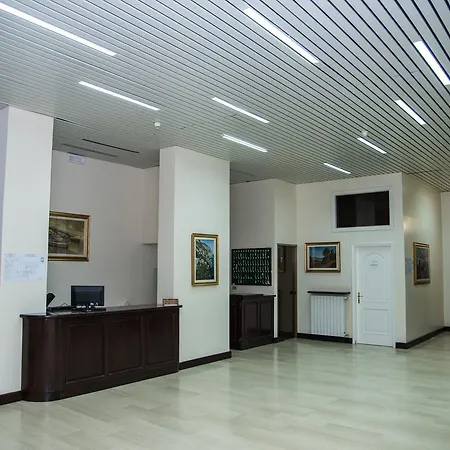 Casa Per Ferie Enam Hotel