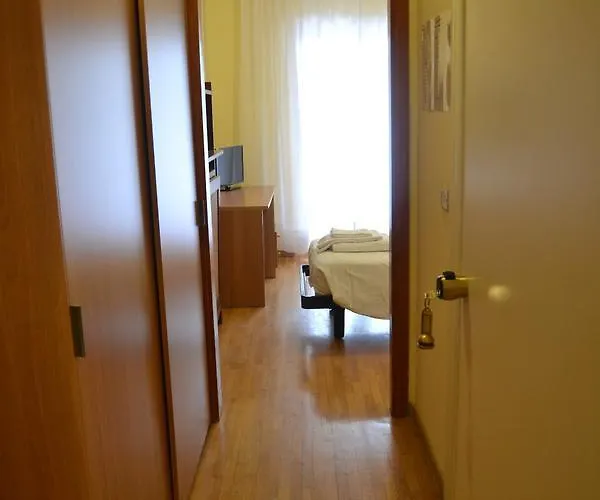 Casa Per Ferie Enam 酒店 3*